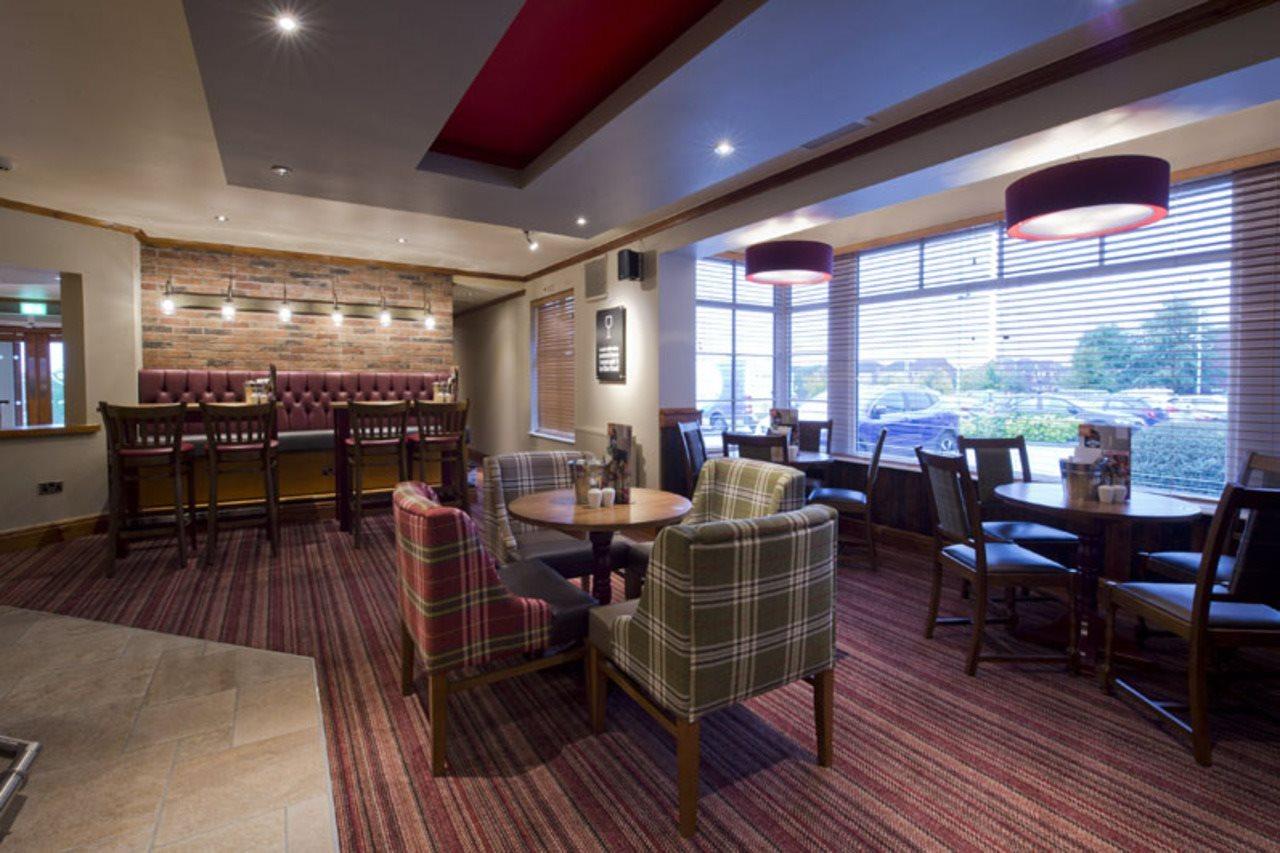 Premier Inn Newcastle Under Lyme Esterno foto